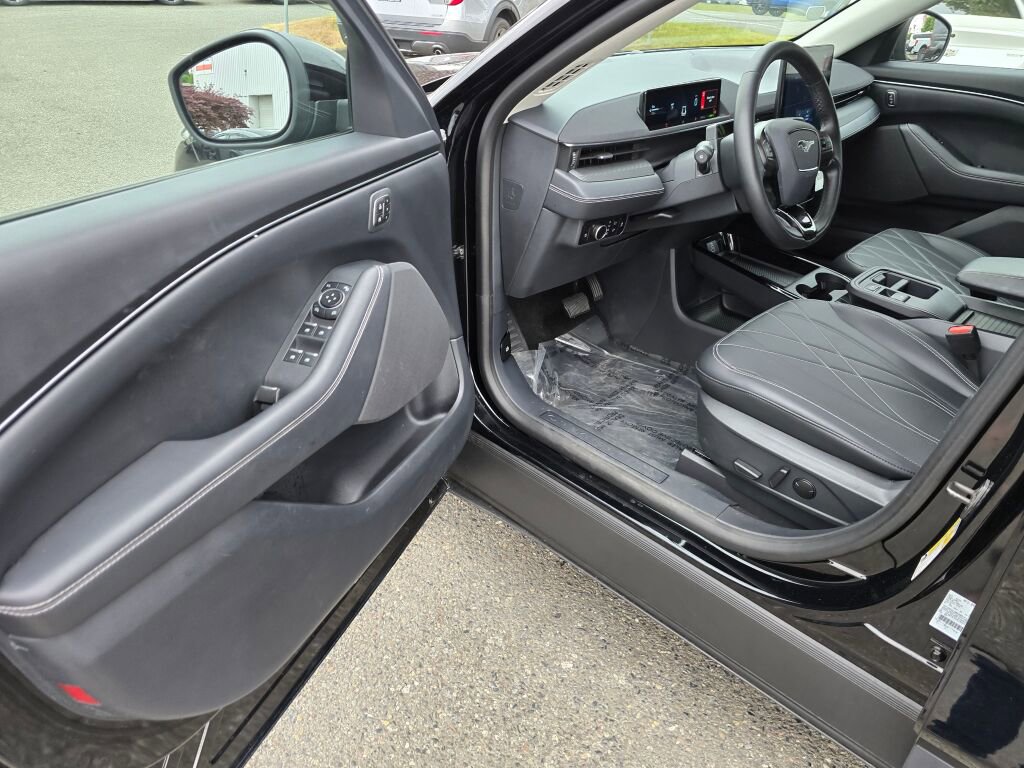 Certified 2025 Ford Mustang Mach-E Select w/ Comfort Package Lite AWD/4WD image 15