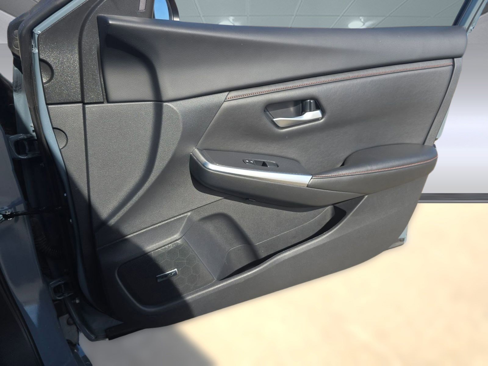 Used 2025 Nissan Sentra SR w/ SR Premium Package image 29