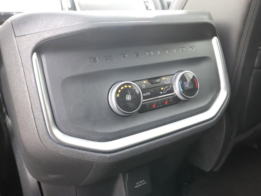 Certified 2025 Ford Expedition Max Platinum image 16