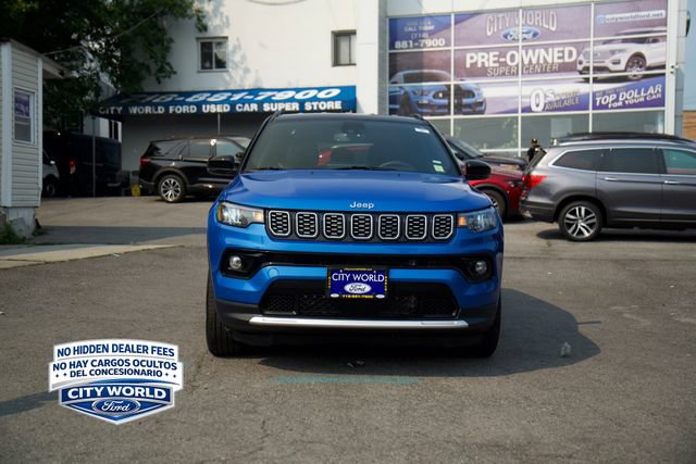 Used 2025 Jeep Compass Limited AWD/4WD image 2