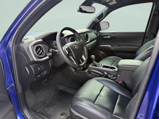 Used 2023 Toyota Tacoma TRD Off-Road w/ TRD Premium Off Road Package AWD/4WD image 4