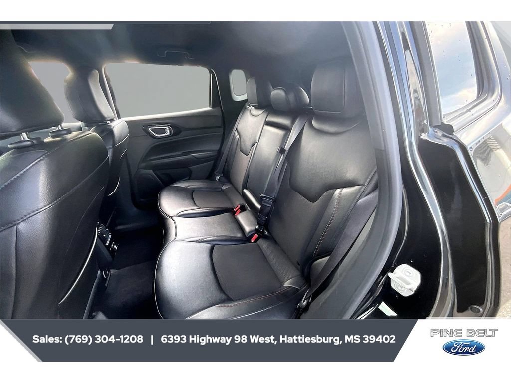 Used 2024 Jeep Compass Trailhawk AWD/4WD image 19