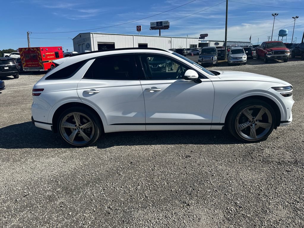 Used 2022 Genesis GV70 3.5T Sport w/ Sport Prestige Package AWD/4WD image 2