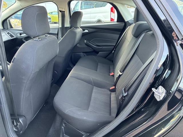 Certified 2018 Ford Focus SE w/ SE Appearance Package image 14