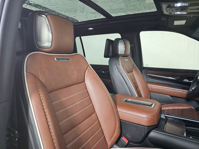 Used 2023 GMC Yukon XL Denali Ultimate AWD/4WD image 9
