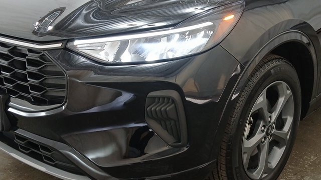 Certified 2023 Ford Escape ST-Line AWD/4WD image 27
