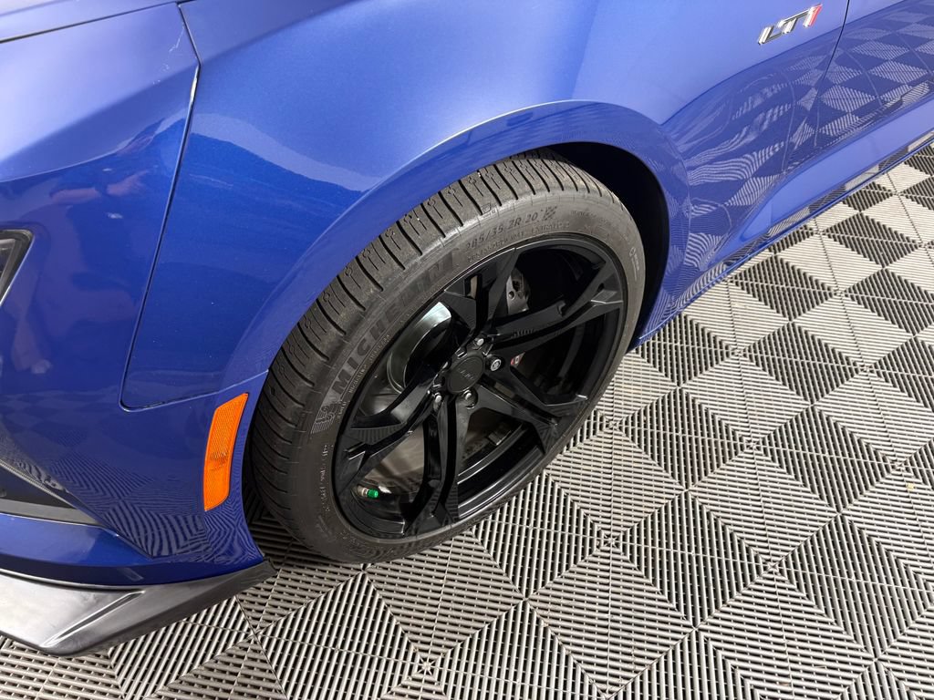 Used 2020 Chevrolet Camaro LT RWD image 9