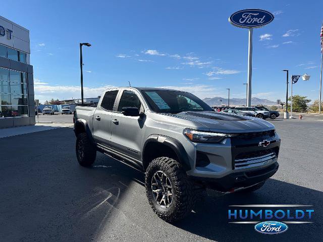Used 2024 Chevrolet Colorado ZR2 w/ Technology Package AWD/4WD image 3