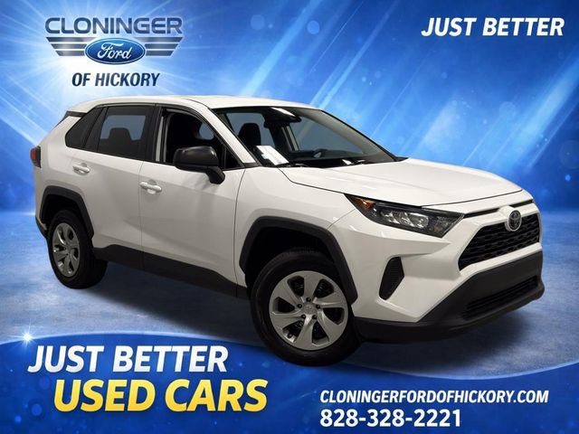 Used 2022 Toyota RAV4 LE FWD image 1