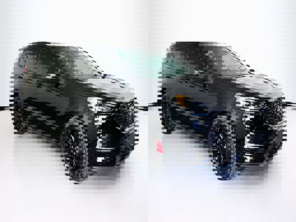 Certified 2021 Ford Edge ST w/ Equipment Group 401A image 23