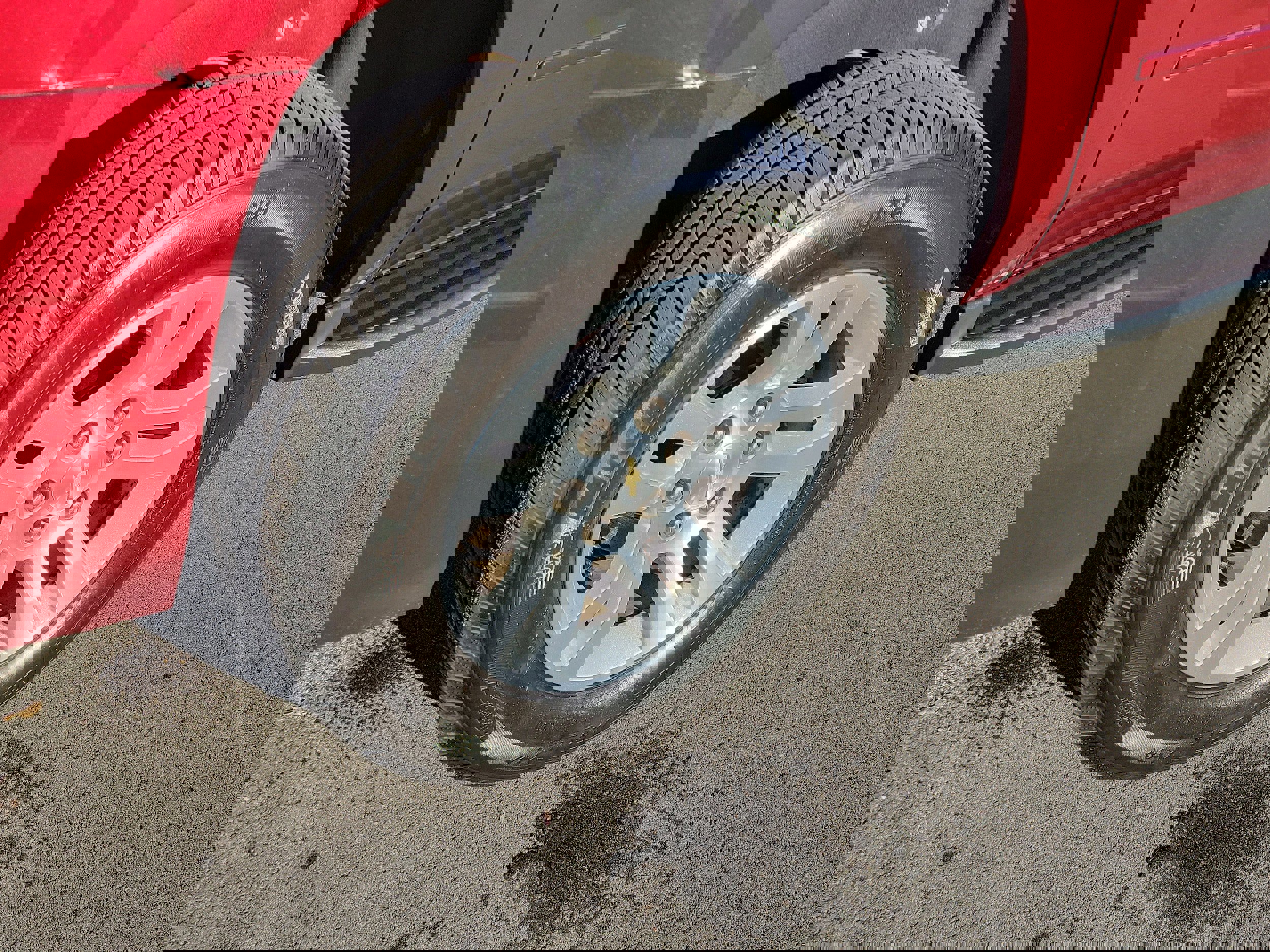 Used 2018 Chevrolet Suburban LT w/ Luxury Package image 6