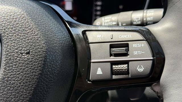 Used 2025 Honda Pilot Elite image 13