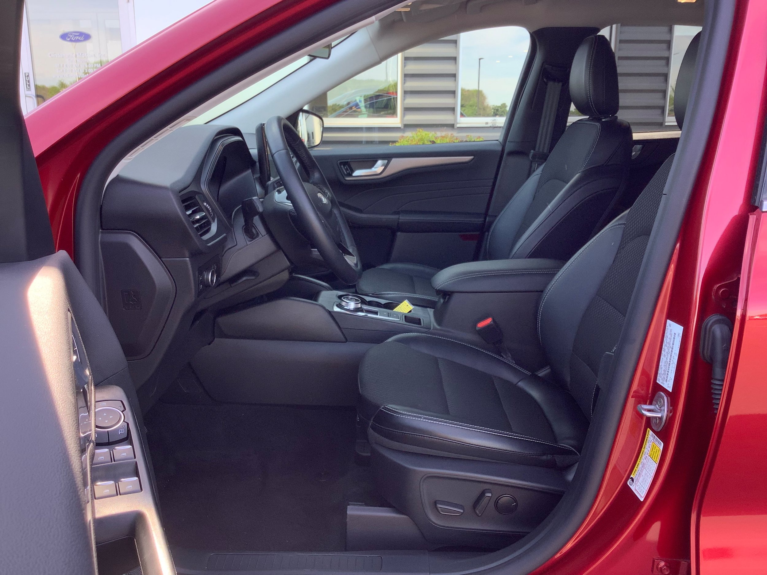 Certified 2025 Ford Escape SE FWD image 7