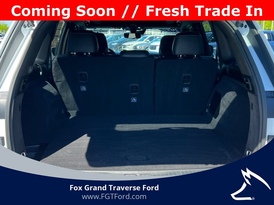 Used 2023 Jeep Grand Cherokee Overland w/ Luxury Tech Group IV AWD/4WD image 35