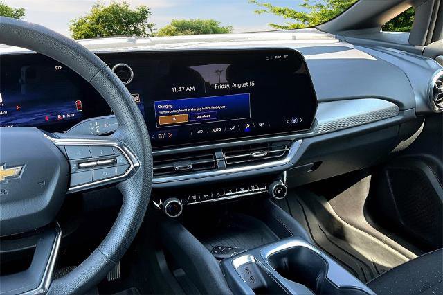 Used 2025 Chevrolet Equinox EV LT image 8