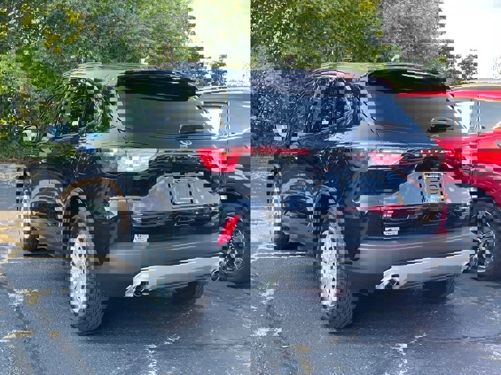 Certified 2020 Ford Escape SE image 3