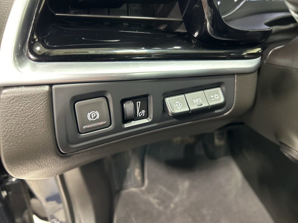 Used 2024 Cadillac XT6 Premium Luxury w/ Technology Package image 12