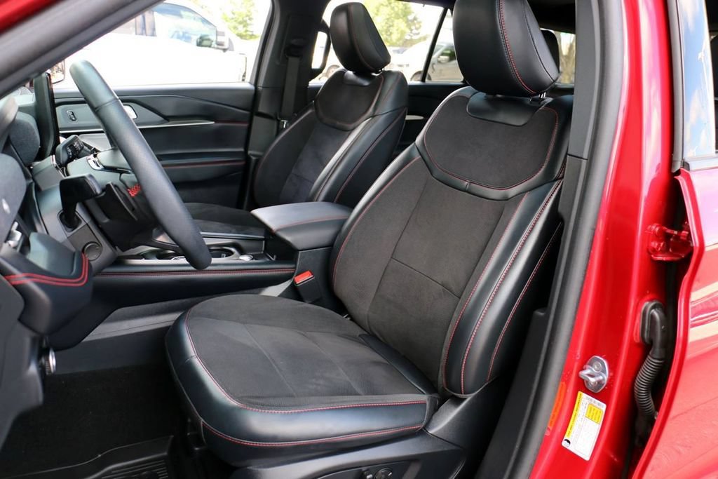 Certified 2025 Ford Explorer ST AWD/4WD image 21