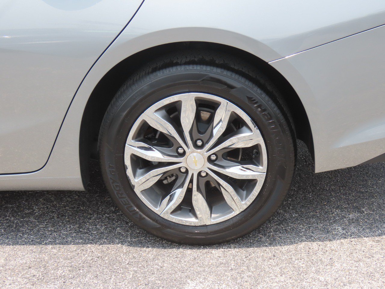 Used 2025 Chevrolet Malibu LT FWD image 17