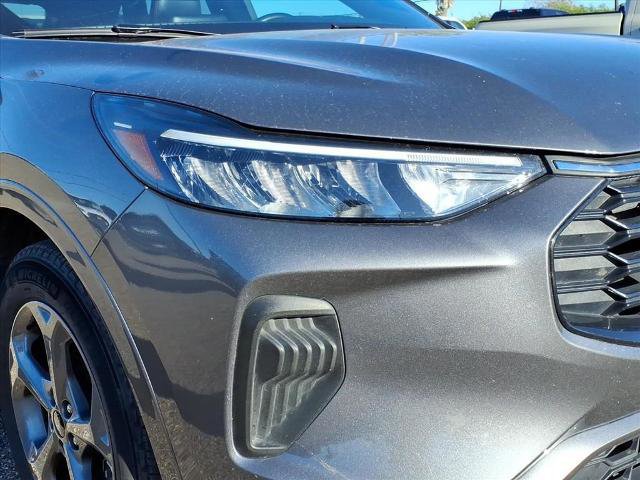 Certified 2024 Ford Escape ST-Line w/ Cold Weather Package image 11