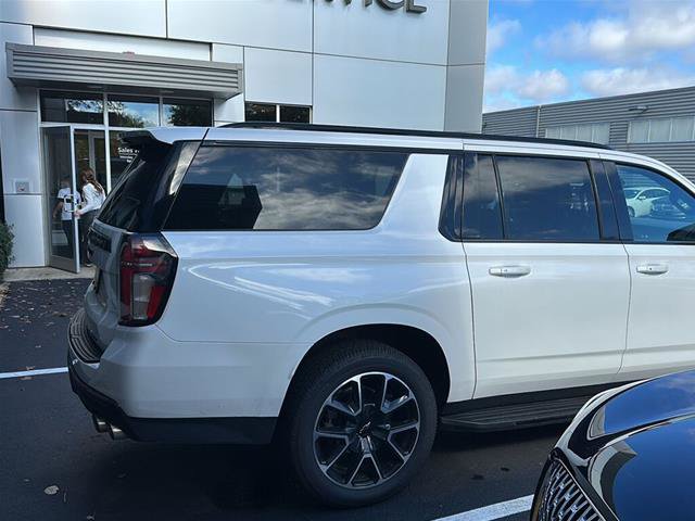 Used 2022 Chevrolet Suburban RST w/ Sport Performance Package AWD/4WD image 6