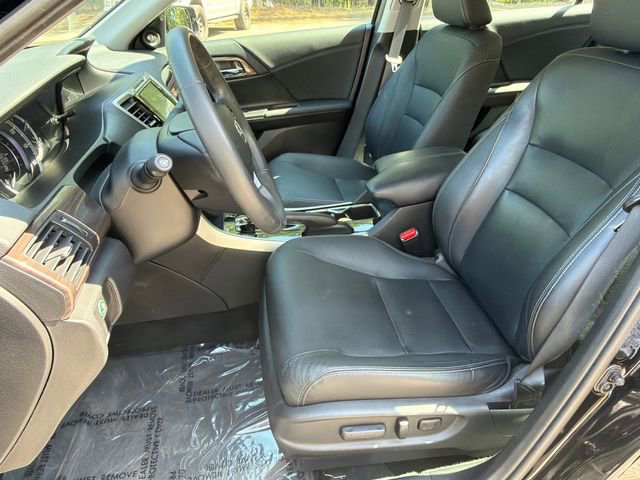 Used 2017 Honda Accord EX-L image 11