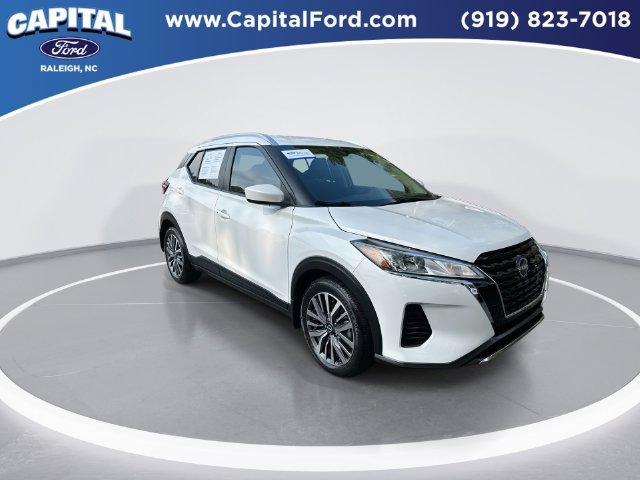 Used 2024 Nissan Kicks SV FWD image 2