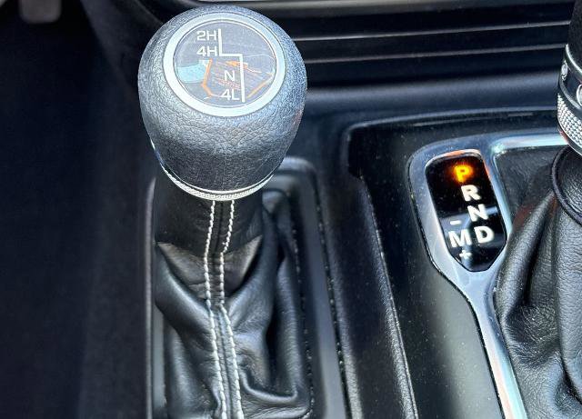 Used 2022 Jeep Wrangler Unlimited Sahara w/ Cold Weather Group AWD/4WD image 31