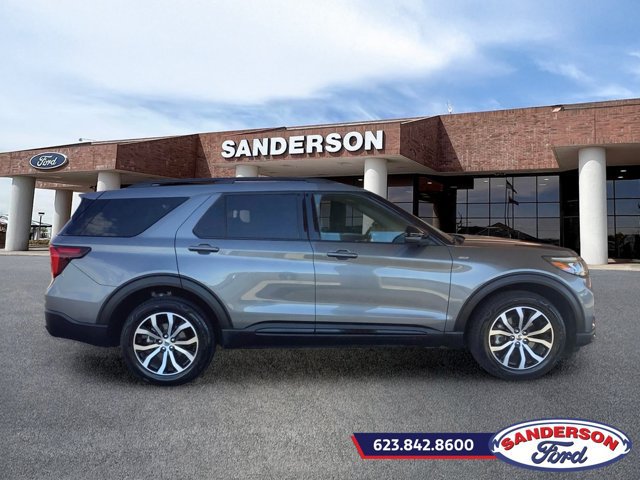 Certified 2025 Ford Explorer ST-Line AWD/4WD image 2