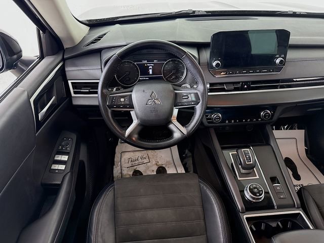 Used 2023 Mitsubishi Outlander SE image 22