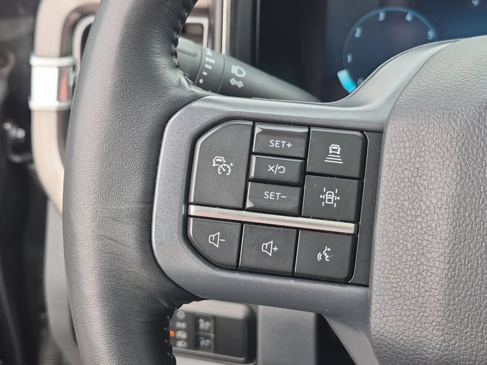 Certified 2024 Ford F250 Lariat w/ Lariat Ultimate Package AWD/4WD image 20