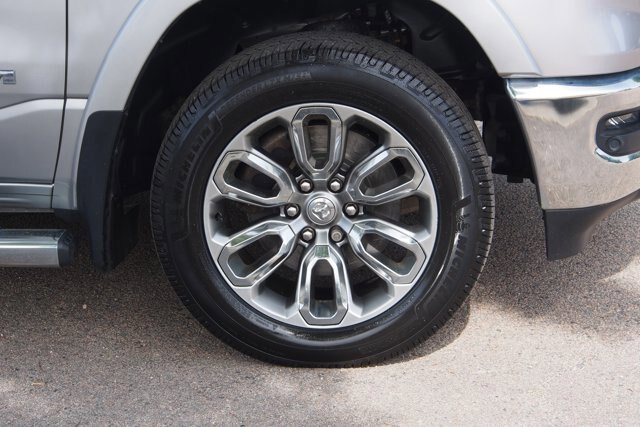 Used 2019 RAM 1500 Laramie AWD/4WD image 10