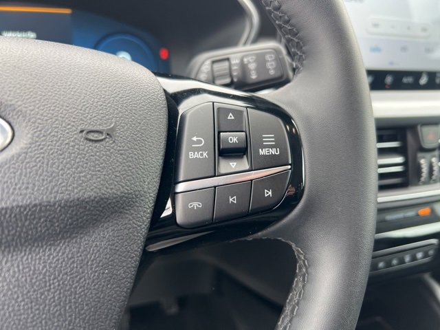 Certified 2023 Ford Escape Platinum w/ Premium Technology Package image 12