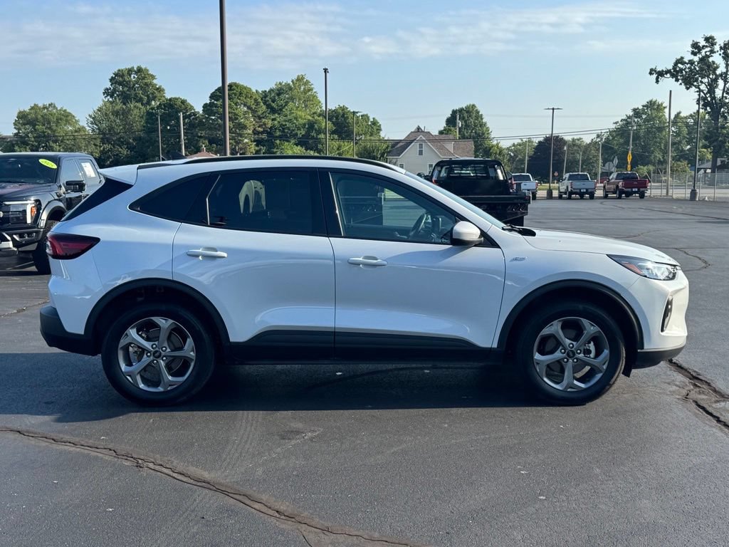 Certified 2025 Ford Escape ST-Line Select AWD/4WD image 19
