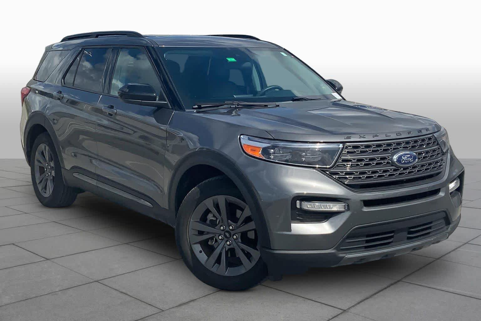 Certified 2023 Ford Explorer XLT w/ Equipment Group 202A RWD image 3