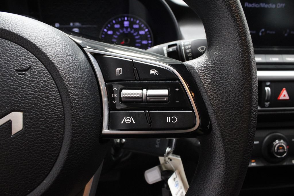 Used 2024 Kia Forte LXS FWD image 27