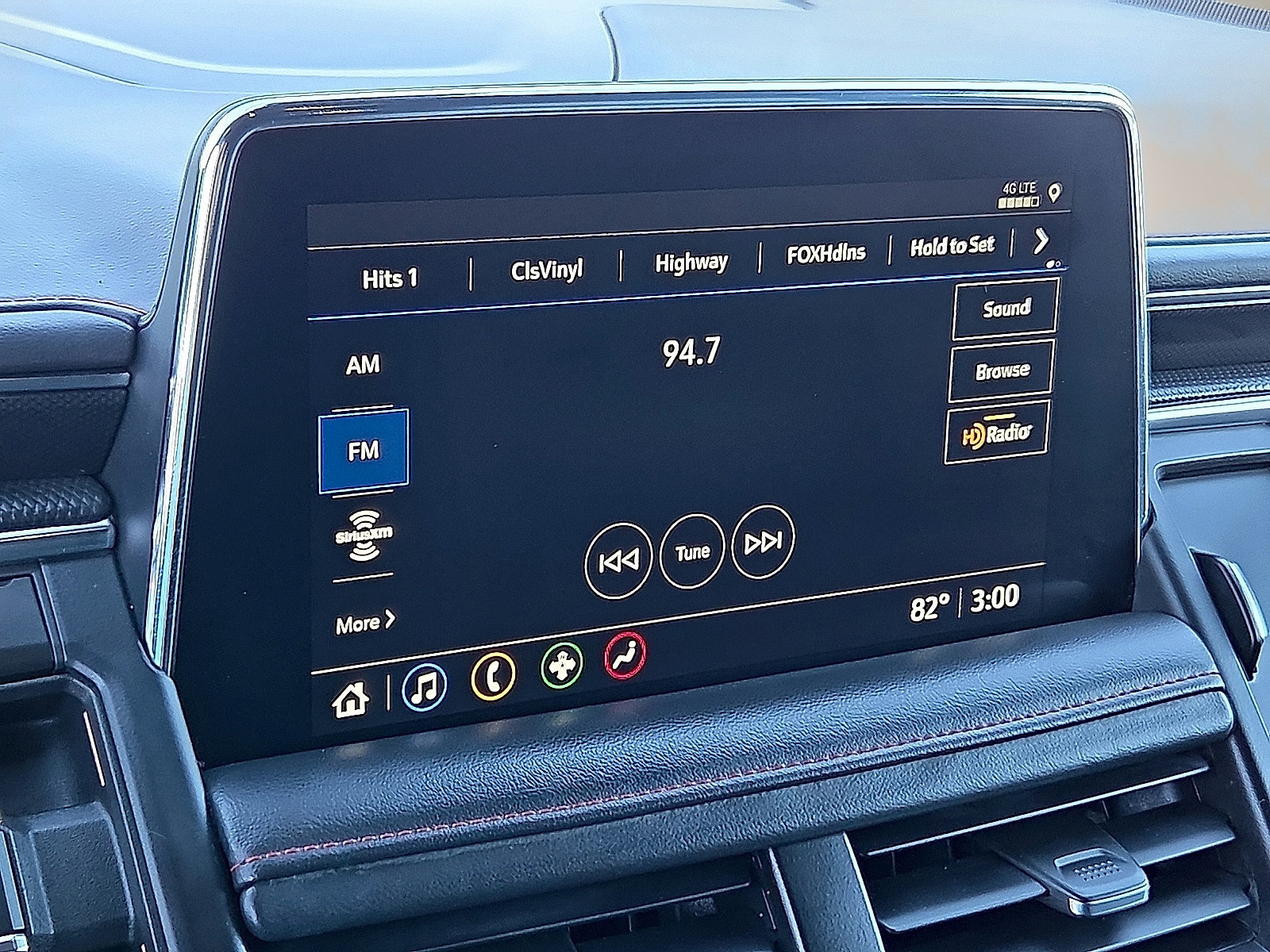 Used 2021 Chevrolet Tahoe RST w/ Luxury Package AWD/4WD image 19