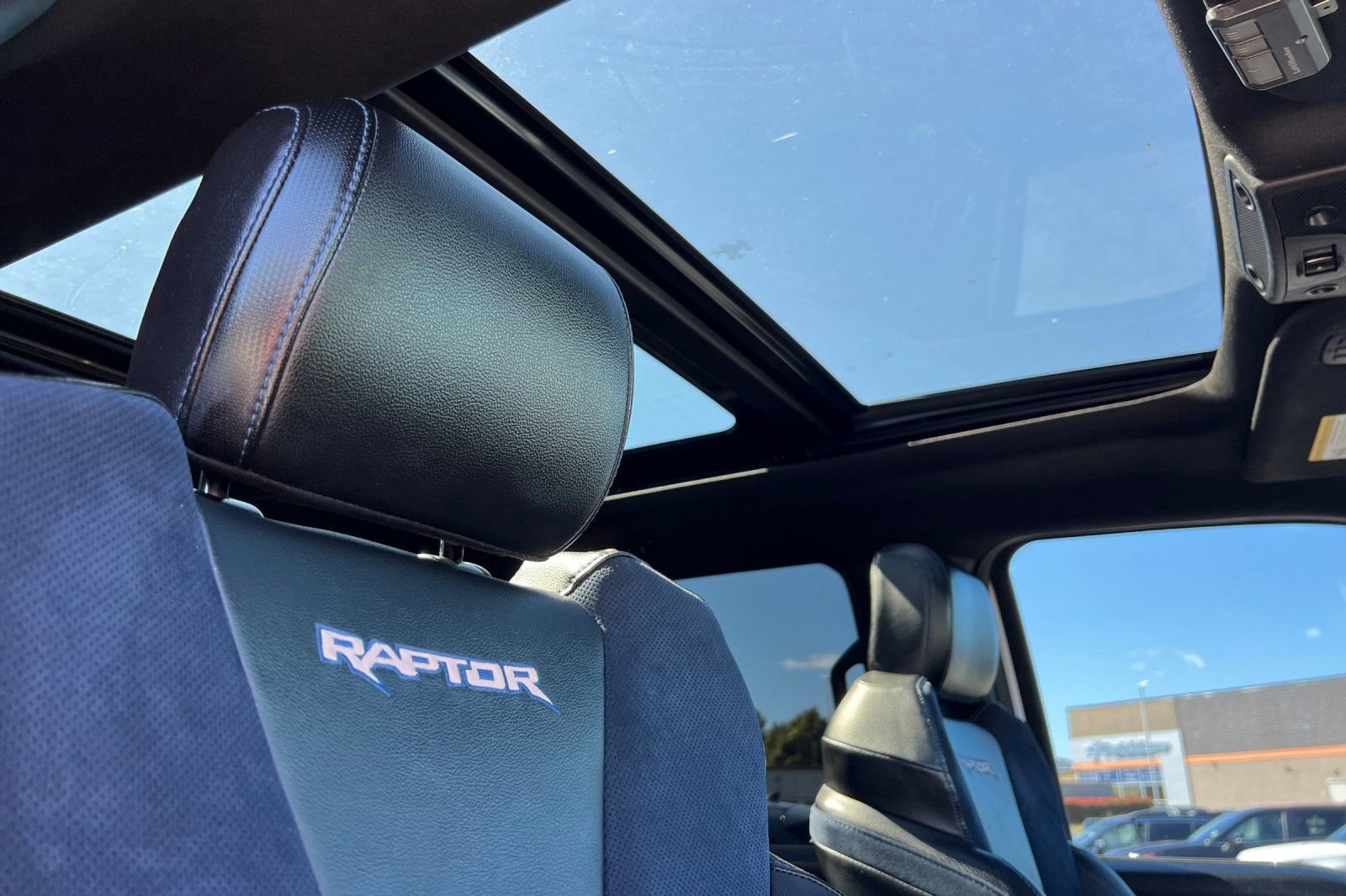 Certified 2020 Ford F150 Raptor w/ Equipment Group 802A Luxury image 17