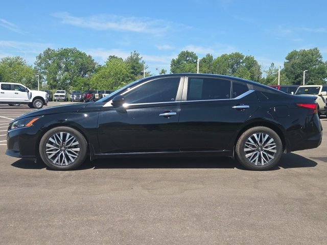 Used 2024 Nissan Altima 2.5 SV w/ SV Premium Package AWD/4WD image 12