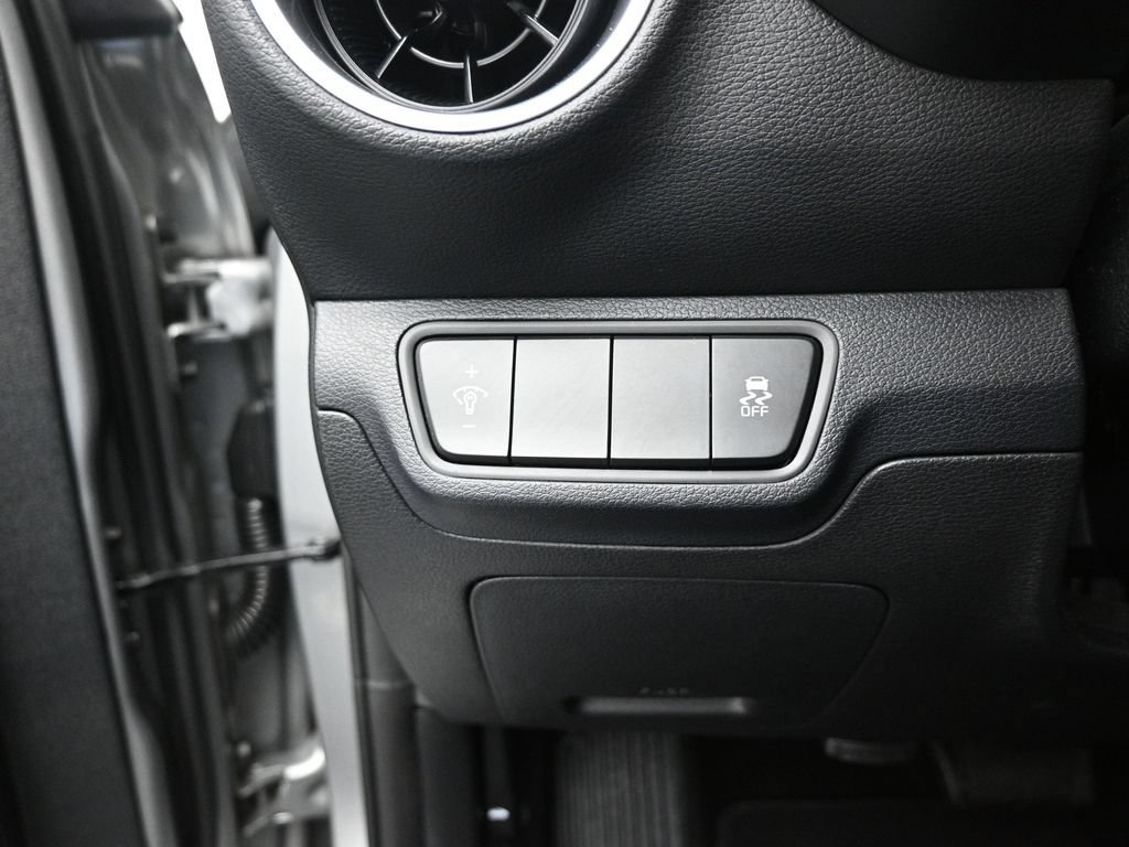 Used 2022 Kia Forte LXS FWD image 12