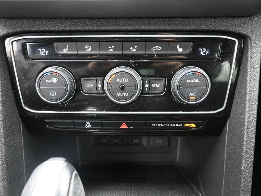 Used 2020 Volkswagen Atlas Cross Sport SEL image 29