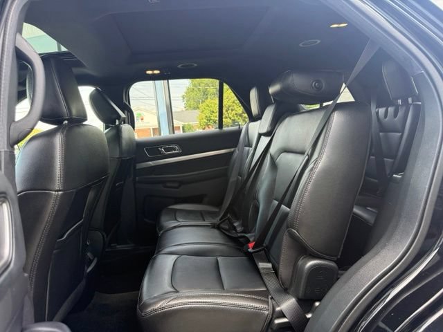 Certified 2018 Ford Explorer XLT w/ Equipment Group 202A AWD/4WD image 14
