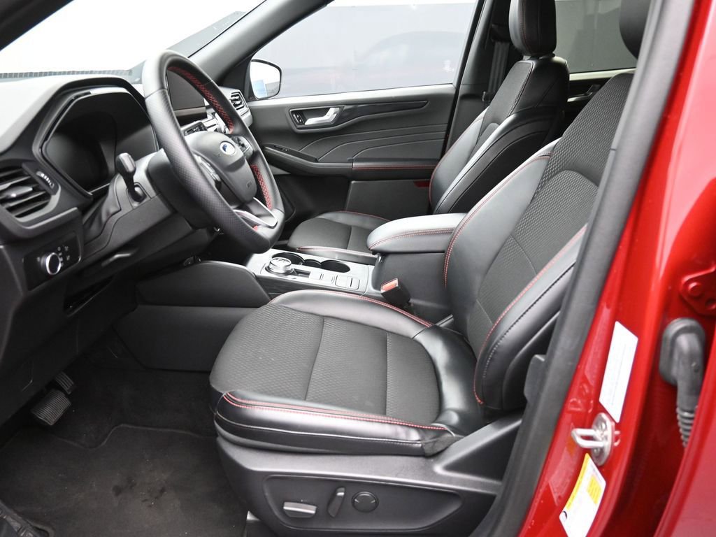 Certified 2025 Ford Escape ST-Line image 21
