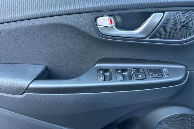 Used 2022 Hyundai Kona SEL w/ Convenience Package image 8