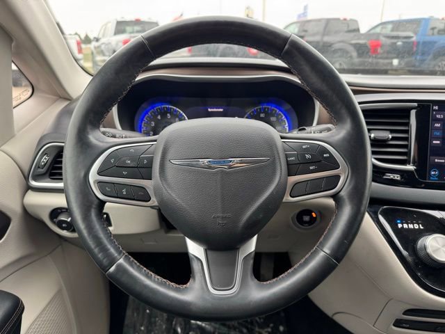 Used 2018 Chrysler Pacifica Touring-L Plus FWD image 37