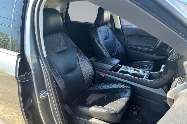 Certified 2024 Ford Edge Titanium AWD/4WD image 7