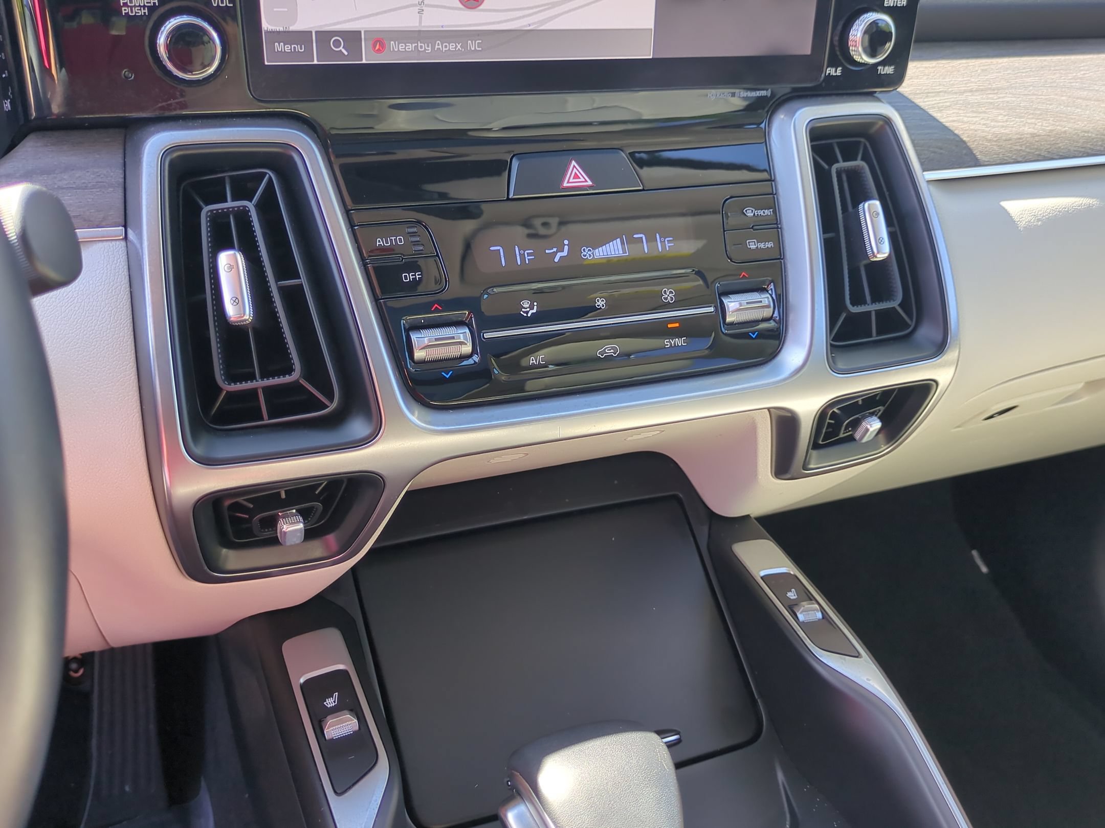 Used 2023 Kia Sorento EX w/ Panoramic Sunroof Package FWD image 28