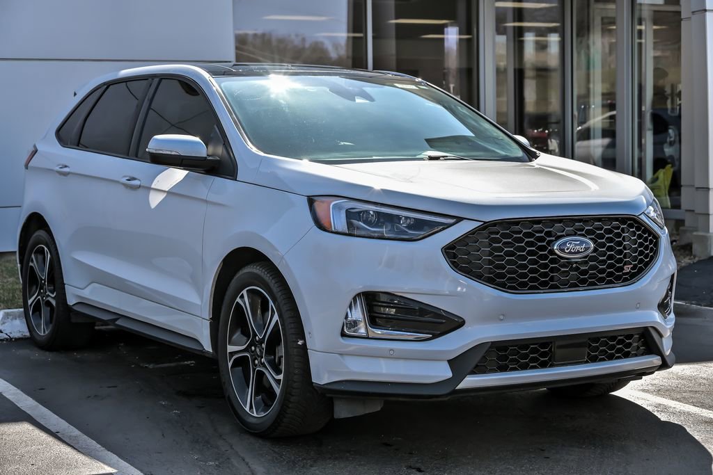 Certified 2022 Ford Edge ST w/ Equipment Group 401A AWD/4WD image 10