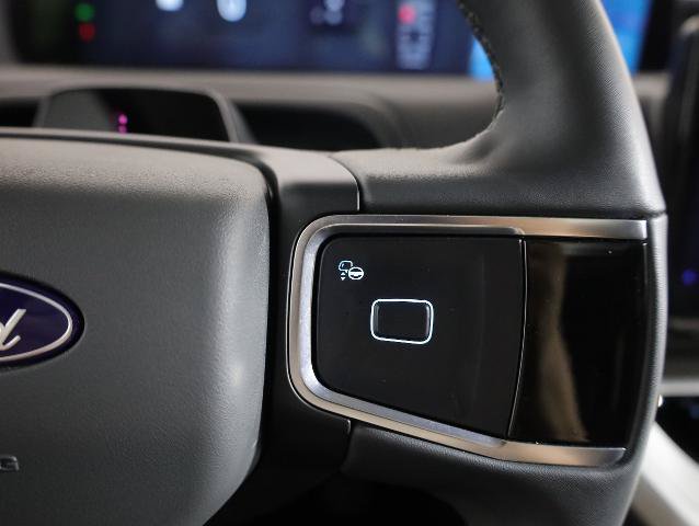Certified 2025 Ford Expedition Active AWD/4WD image 18