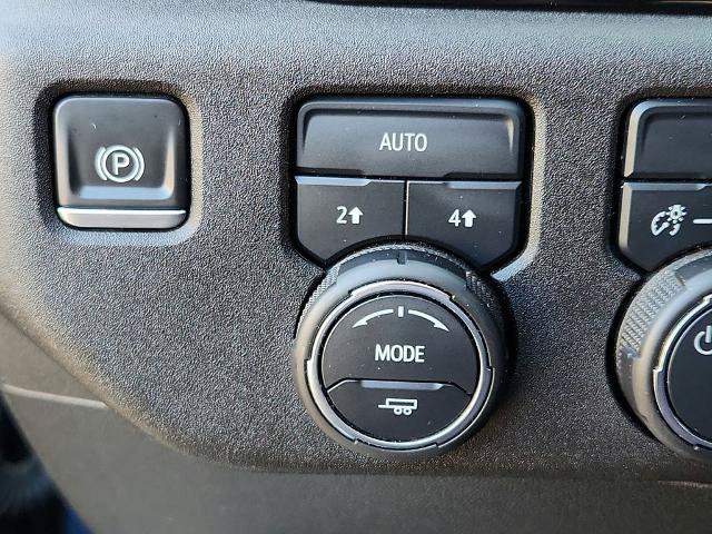 Used 2022 Chevrolet Silverado 1500 LT AWD/4WD image 30